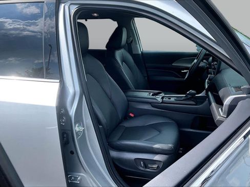 Used 2025 Toyota Grand Highlander AWD image 17