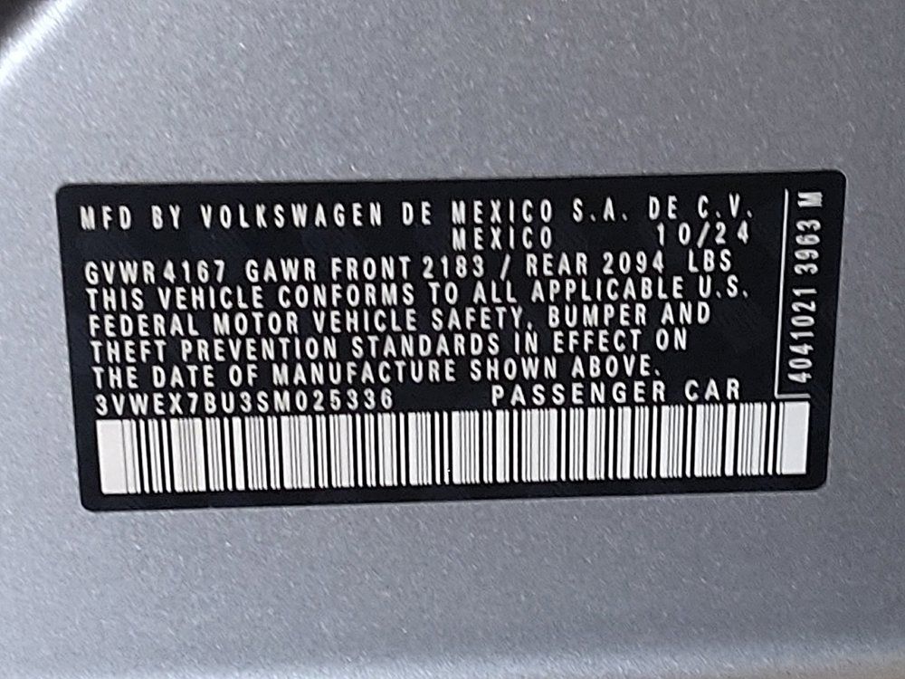 Used 2025 Volkswagen Jetta SE FWD image 33