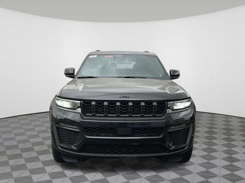 New 2026 Jeep Grand Cherokee L Limited w/ Limited Altitude Package AWD/4WD image 25