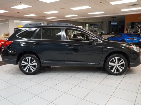 Used 2018 Subaru Outback 3.6R Limited image 14