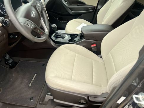Used 2017 Hyundai Santa Fe Sport FWD image 12