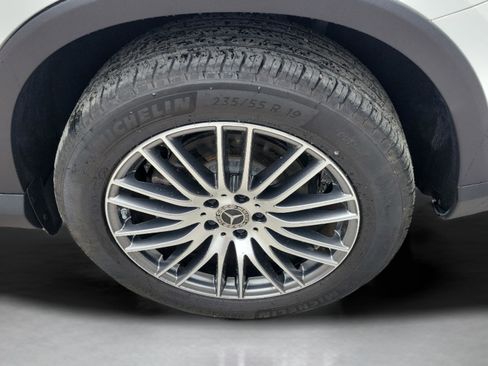 Used 2025 Mercedes-Benz GLC 300 image 5