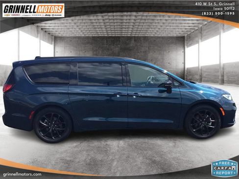 Used 2025 Chrysler Pacifica Limited FWD image 4