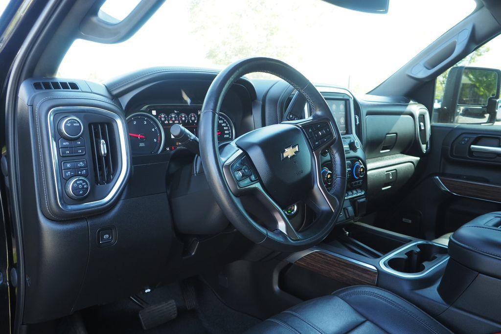 Used 2020 Chevrolet Silverado 2500 High Country AWD/4WD image 13