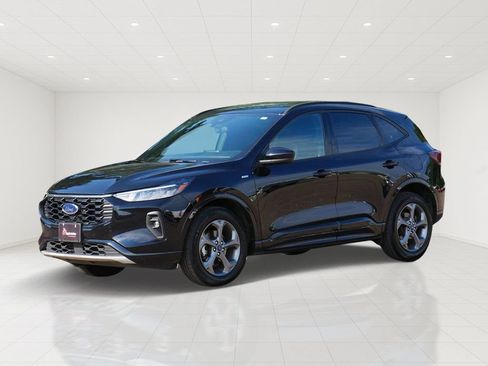 Certified 2023 Ford Escape ST-Line Select AWD/4WD image 6