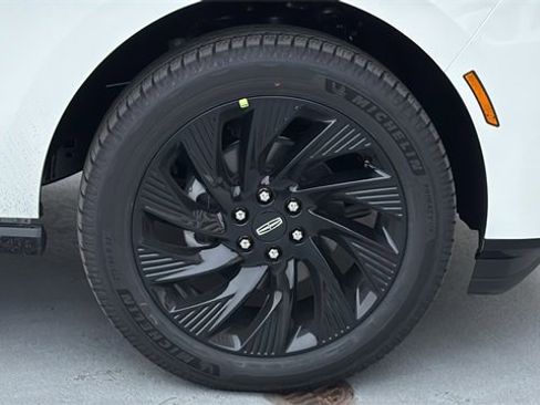 New 2025 Lincoln Navigator Reserve w/ Jet Appearance Package image 4