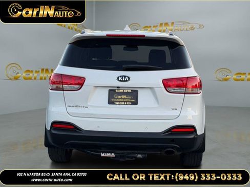 Used 2017 Kia Sorento LX w/ LX V6 Convenience Package image 6
