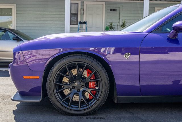 Used 2016 Dodge Challenger SRT Hellcat RWD image 4
