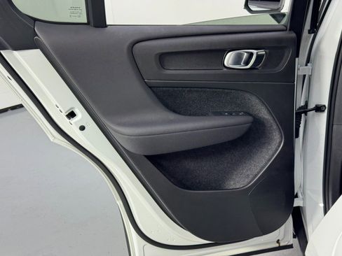 Used 2023 Volvo C40 P8 Recharge Ultimate w/ Protection Package Premier image 40