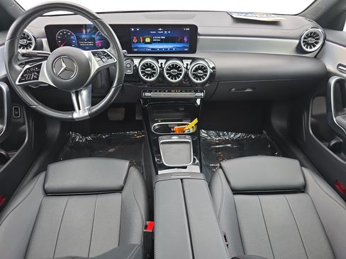 Used 2025 Mercedes-Benz CLA 250 image 9