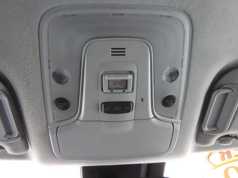 Used 2020 Toyota Prius XLE image 42