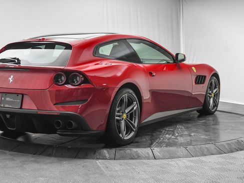Used 2018 Ferrari GTC4Lusso image 9