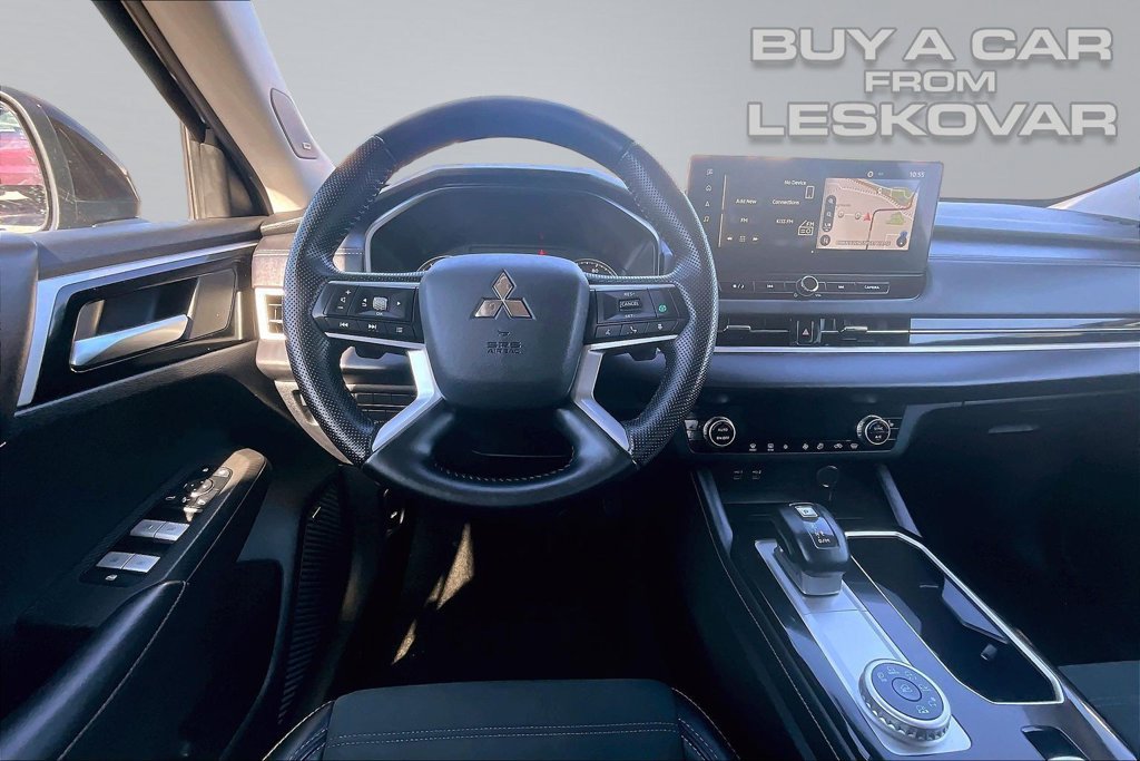 Used 2025 Mitsubishi Outlander SE AWD/4WD image 5