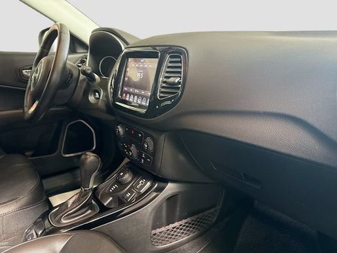 Used 2018 Jeep Compass Limited AWD/4WD image 27