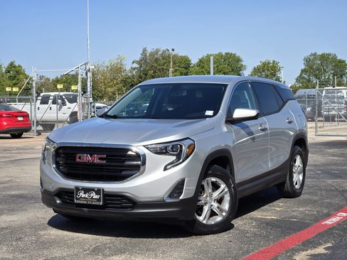 Used 2018 GMC Terrain SLE FWD image 1