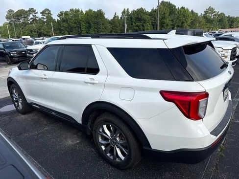Used 2023 Ford Explorer XLT w/ Equipment Group 202A RWD image 6