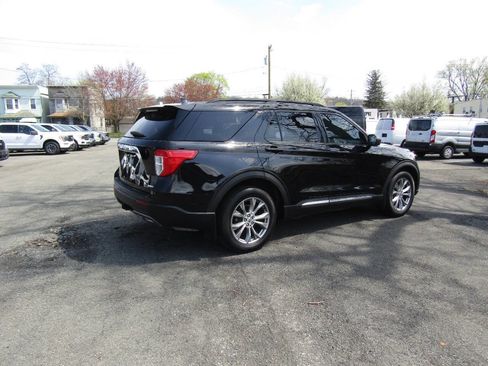 Used 2020 Ford Explorer XLT w/ Equipment Group 202A AWD/4WD image 42