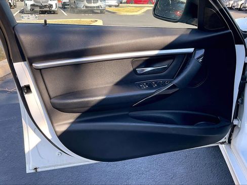 Used 2017 BMW 330i Sedan image 24
