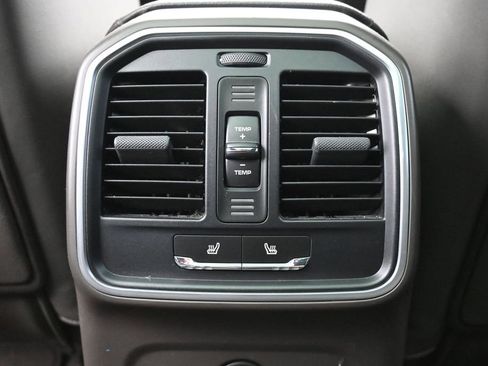 Used 2022 Porsche Macan AWD/4WD image 22