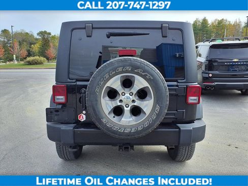 Used 2017 Jeep Wrangler Unlimited Sahara w/ Max Tow Package image 7