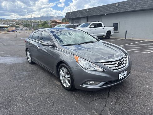 Used 2012 Hyundai Sonata FWD image 1