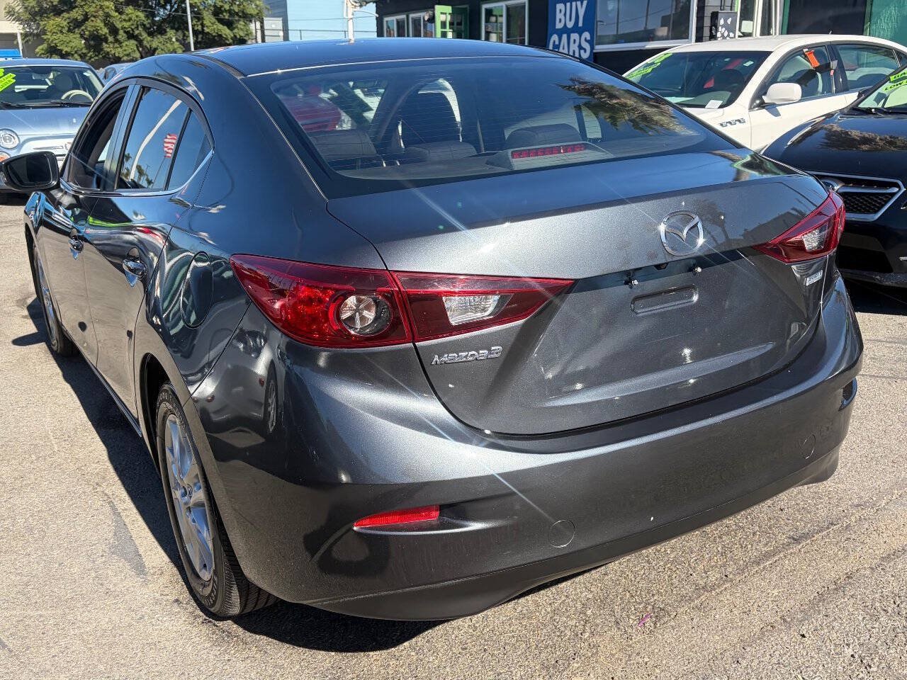 Used 2016 MAZDA MAZDA3 i Sport w/ Preferred Equipment Package FWD image 4