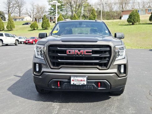 Used 2020 GMC Sierra 1500 Elevation w/ Elevation Value Package image 8
