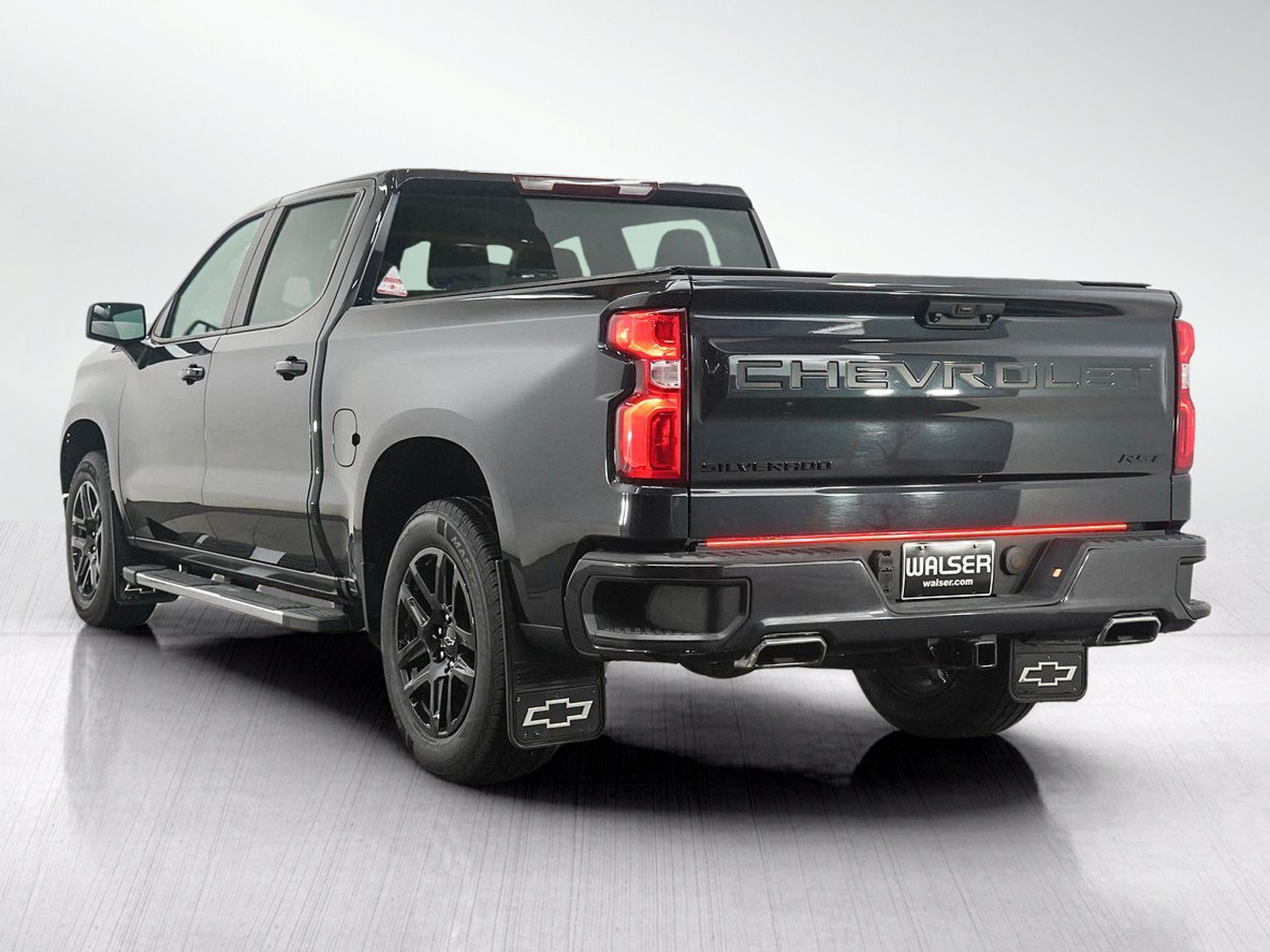 Used 2023 Chevrolet Silverado 1500 RST AWD/4WD image 3