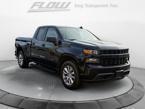 Used 2020 Chevrolet Silverado 1500 Custom w/ Custom Value Package image 1