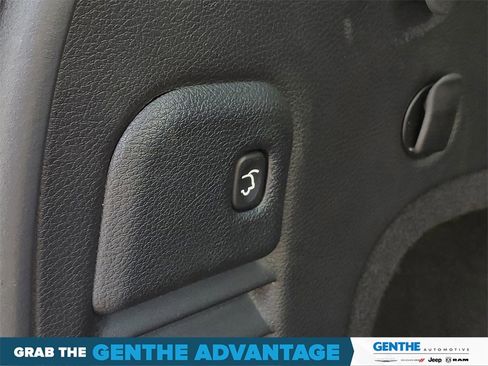 Used 2019 Jeep Grand Cherokee Limited w/ Luxury Group II image 29