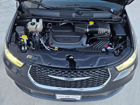 Used 2021 Chrysler Pacifica Touring-L w/ Premium & Safety Sphere Group image 39