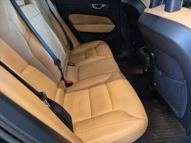 Used 2018 Volvo XC60 T5 Inscription w/ Convenience Package AWD/4WD image 19