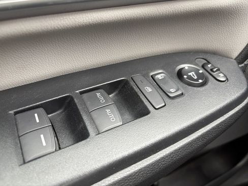 Used 2017 Honda CR-V EX-L image 13