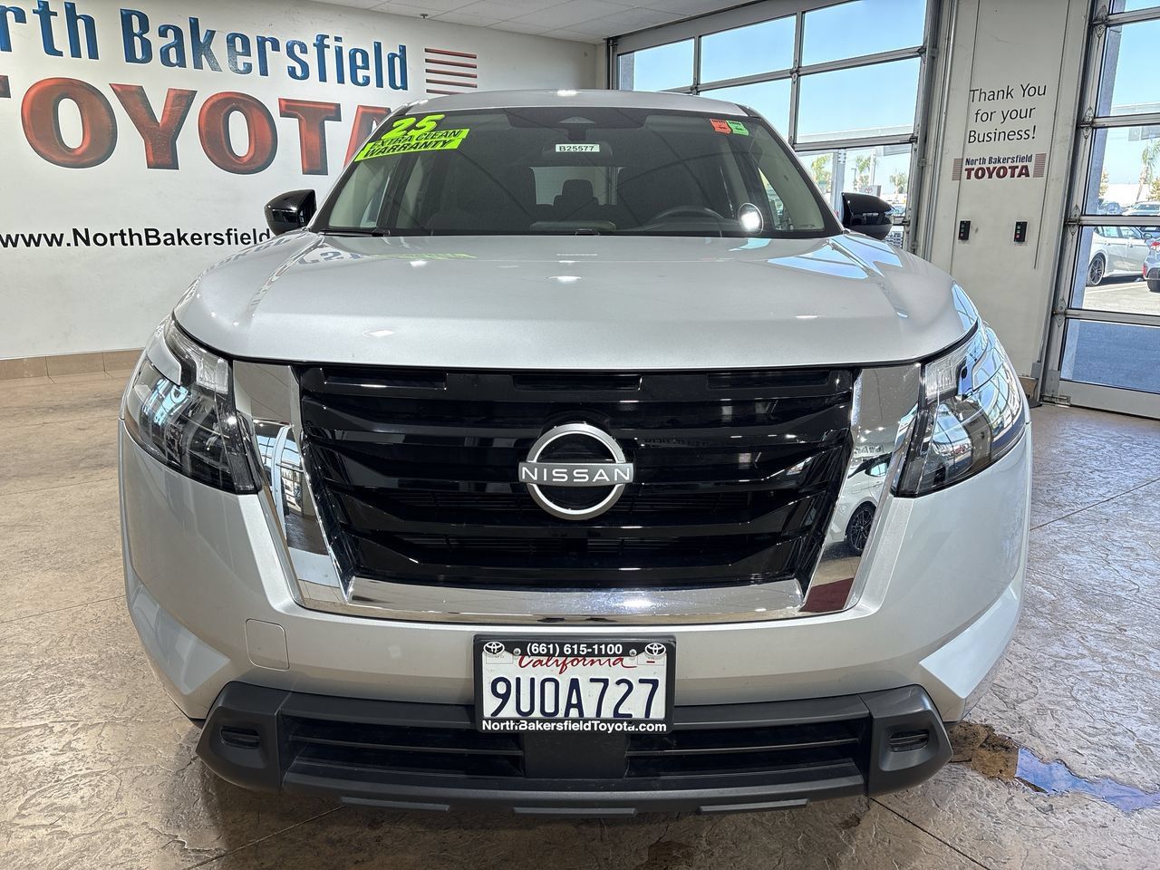 Used 2025 Nissan Pathfinder S FWD image 5