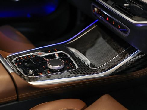 Used 2025 BMW X7 M60i image 21