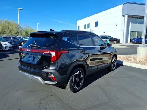Used 2024 Kia Seltos EX image 9