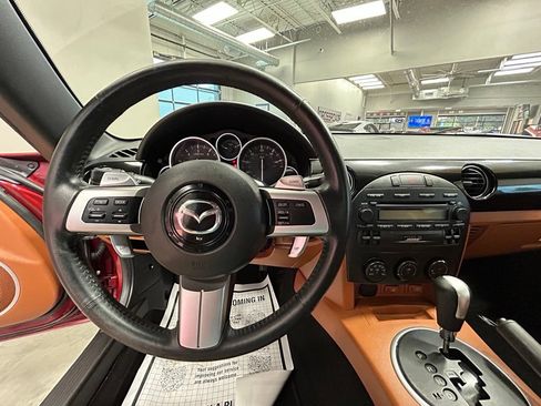 Used 2007 MAZDA MX-5 Miata Grand Touring RWD image 7