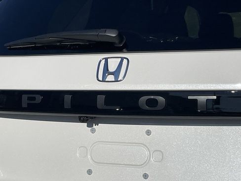 New 2025 Honda Pilot EX-L image 20