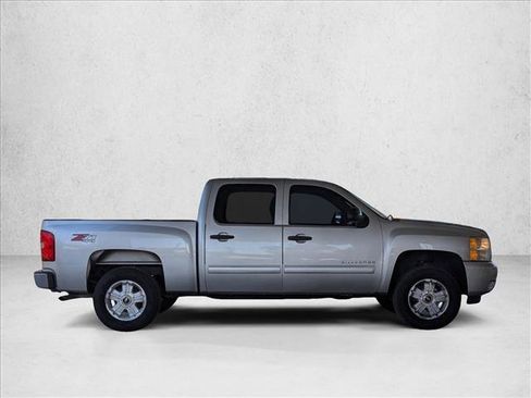 Used 2010 Chevrolet Silverado 1500 LT w/ Power Pack Plus AWD/4WD image 4