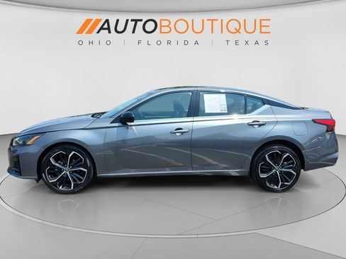 Used 2023 Nissan Altima 2.5 SR AWD/4WD image 2