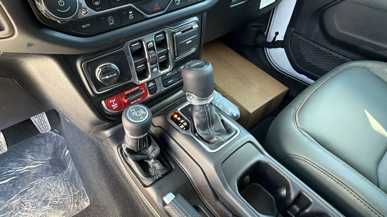 New 2026 Jeep Gladiator Mojave AWD/4WD image 25