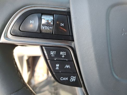 Used 2020 Lincoln Nautilus Reserve w/ Equipment Group 201A image 17