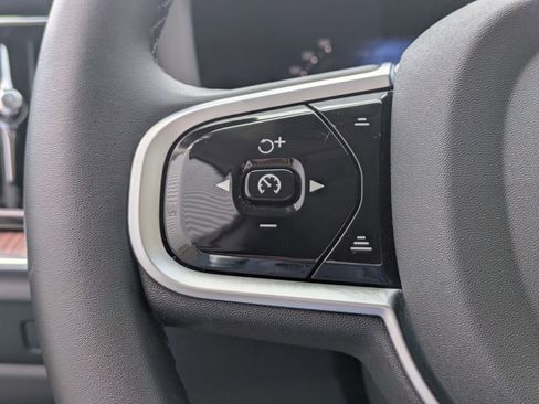 Used 2025 Volvo V60 B5 Cross Country Plus image 18