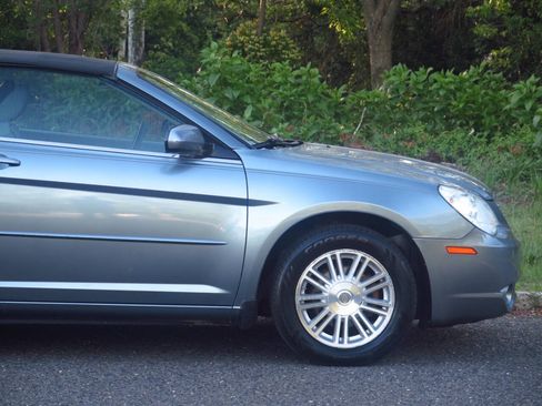 Used 2008 Chrysler Sebring Touring FWD image 27