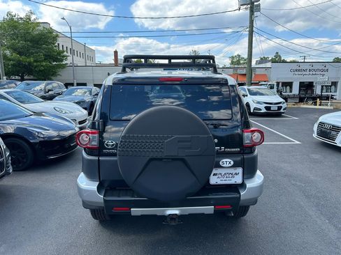 Used 2012 Toyota FJ Cruiser 4WD w/ Upgrade Pkg image 4