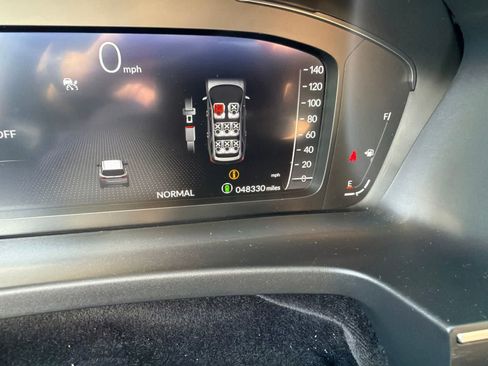 Used 2025 Honda Pilot Elite image 2