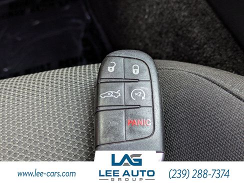 Used 2015 Dodge Challenger R/T RWD image 27