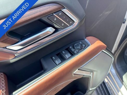 Used 2025 GMC Sierra 2500 Denali Ultimate AWD/4WD image 13