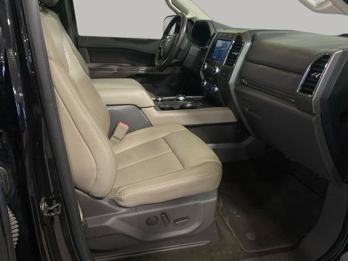 Used 2020 Ford Expedition XLT w/ Equipment Group 202A AWD/4WD image 34