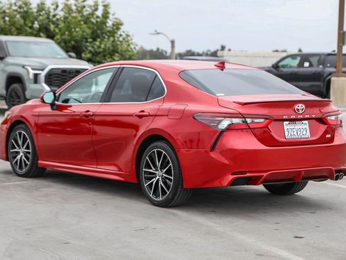 Used 2021 Toyota Camry SE FWD image 7